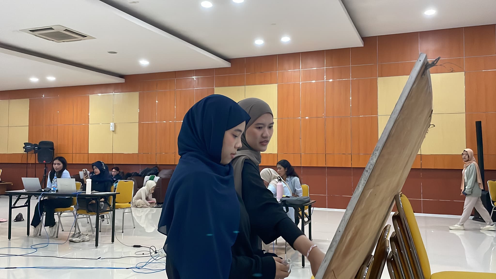 Gallery Debate 2025