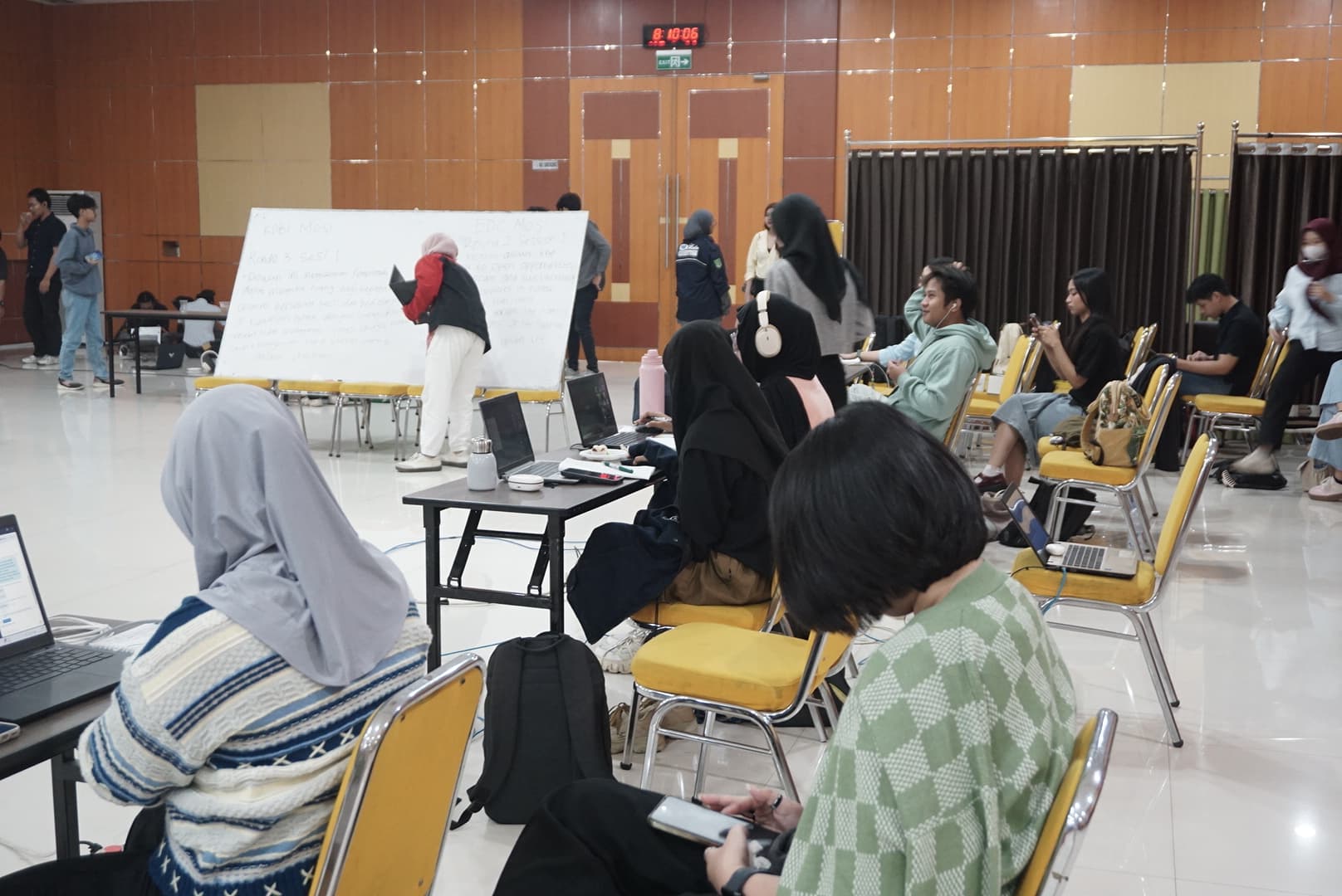 Gallery Debate 2025